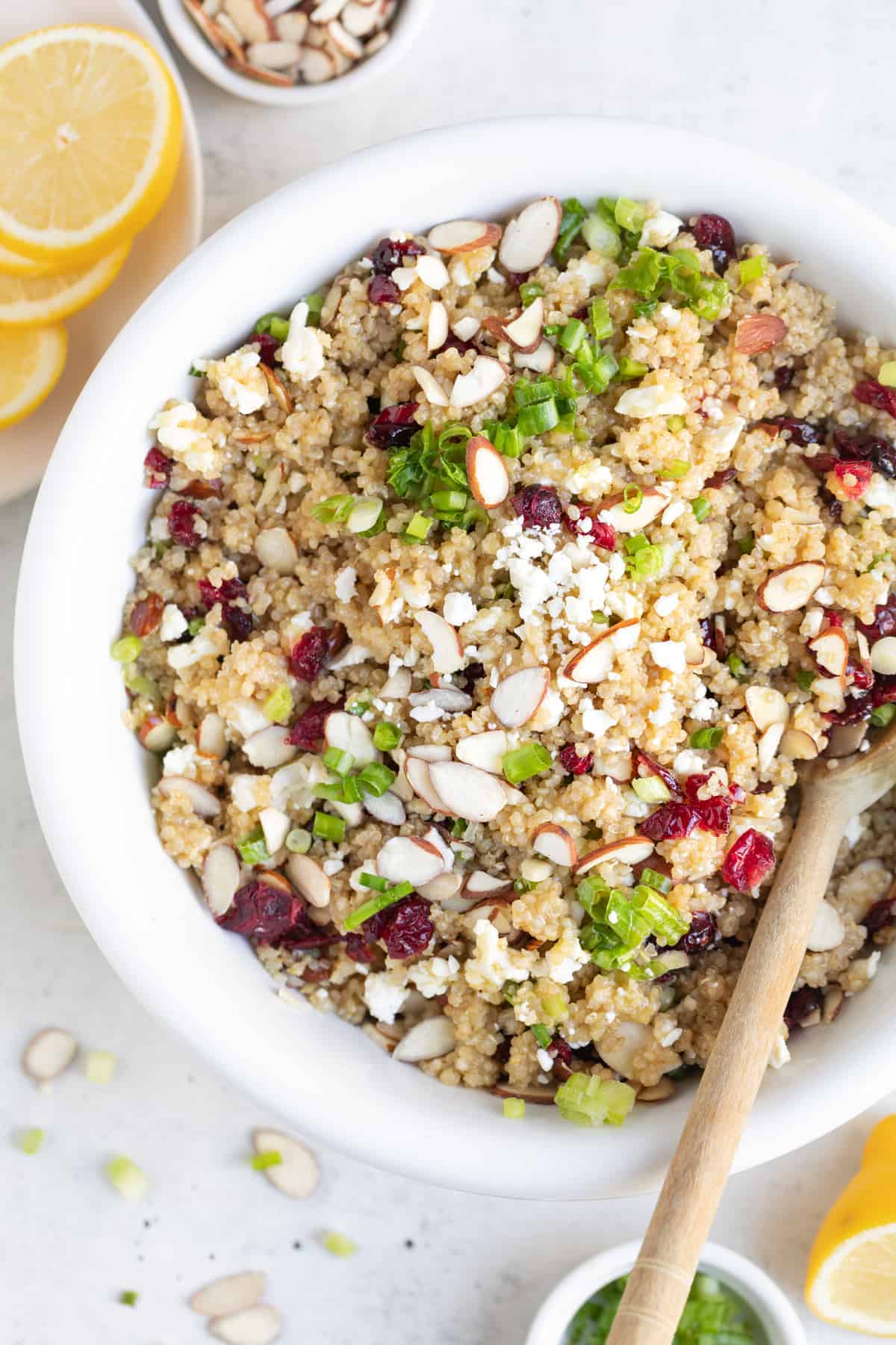 Salade de quinoa et de blé aux cranberries